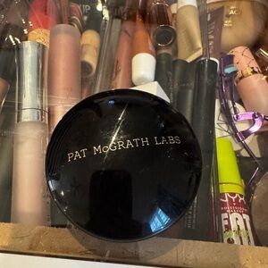 Pat McGrath labs brightening powder